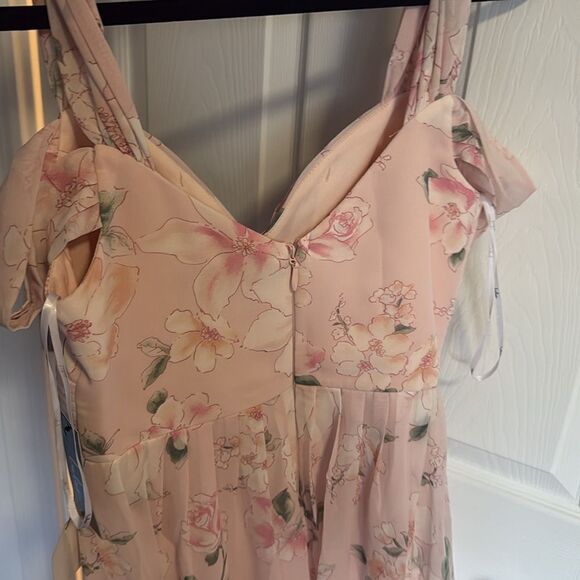 Lulu's Pink and White Off Shoulder Sleeveless Maxi Dress NWT - Size Small - Picture 3 of 4